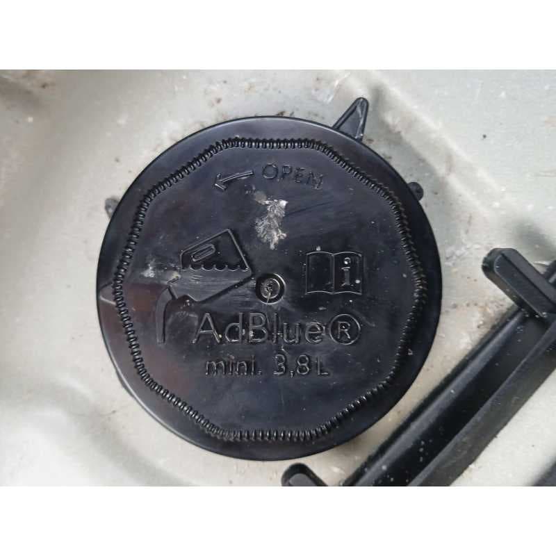 Recambio de deposito adblue para peugeot 208 style referencia OEM IAM - Blanco