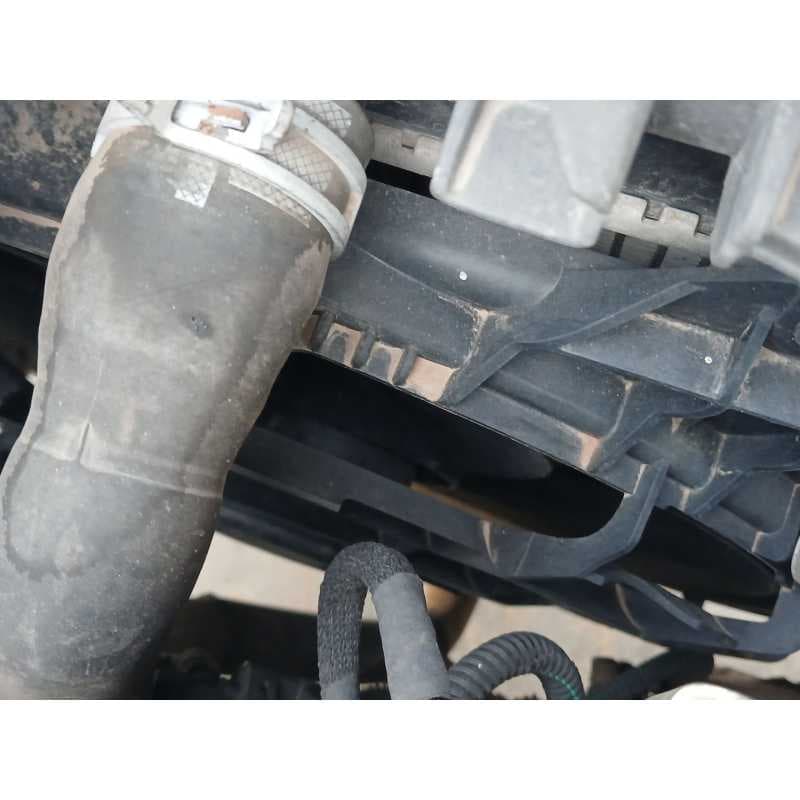 Recambio de electroventilador para peugeot 208 style referencia OEM IAM - Blanco