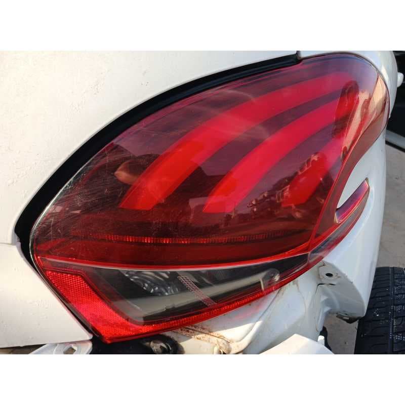Recambio de piloto trasero derecho para peugeot 208 style referencia OEM IAM - Blanco