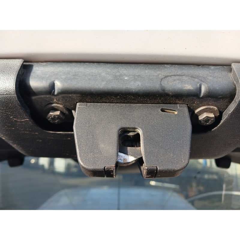 Recambio de cerradura maletero / porton para peugeot 208 style referencia OEM IAM - Blanco