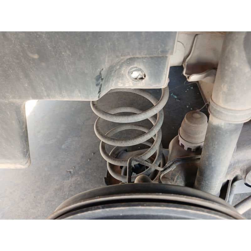Recambio de muelle amortiguacion para peugeot 208 style referencia OEM IAM - Blanco 2