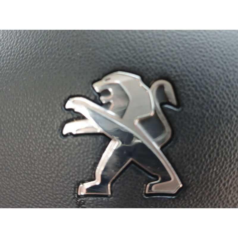 Recambio de motor limpia delantero para peugeot 208 style referencia OEM IAM - Blanco
