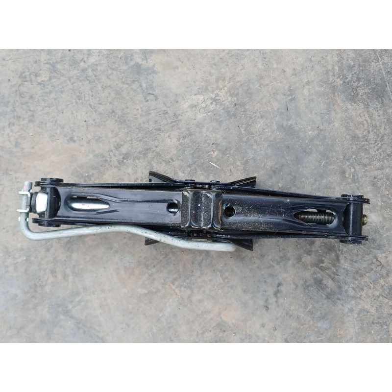 Recambio de gato para peugeot 208 style referencia OEM IAM - Blanco 2