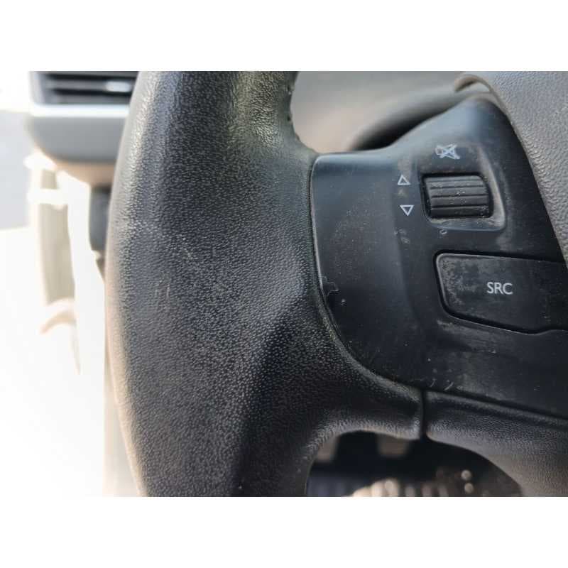 Recambio de volante para peugeot 208 style referencia OEM IAM - Blanco 3