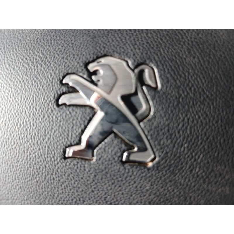 Recambio de sistema audio / radio cd para peugeot 208 style referencia OEM IAM - Blanco