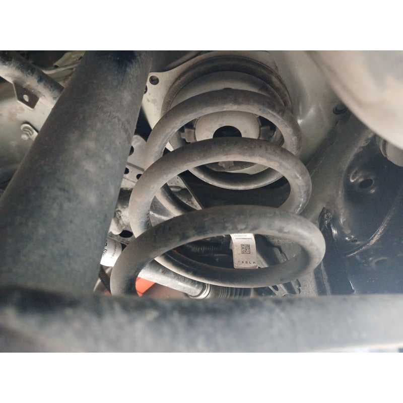 Recambio de muelle amortiguacion para tesla model 3 ev referencia OEM IAM - Blanco