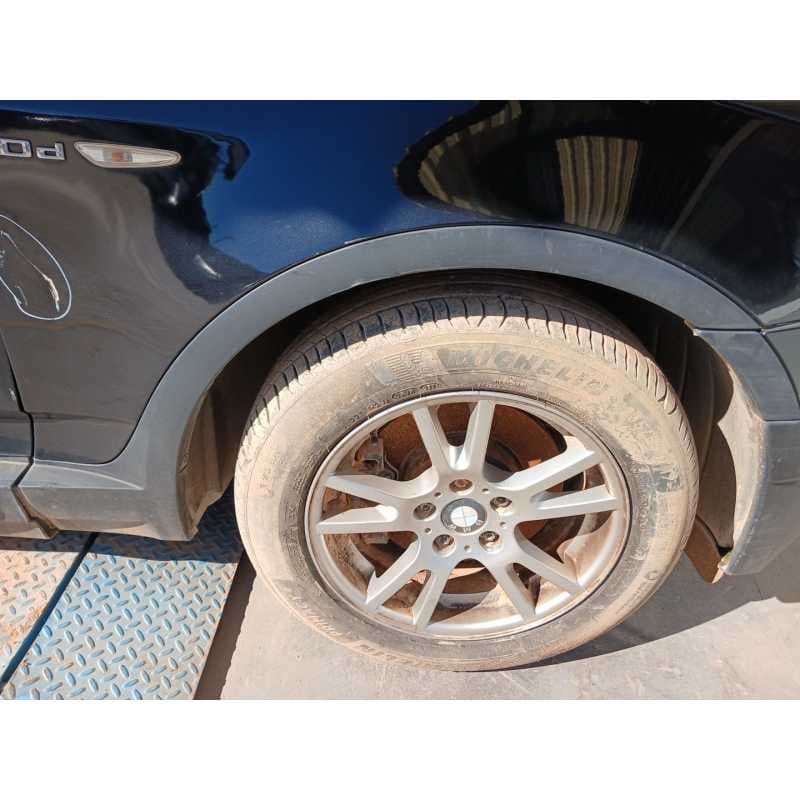 Recambio de aletin delantero derecho para bmw x3 (e83) 2.0 d referencia OEM IAM - Negro