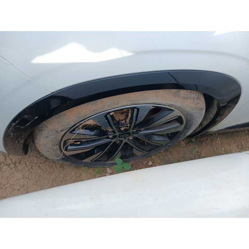 Recambio de aletin delantero izquierdo para renault austral referencia OEM IAM - Blanco