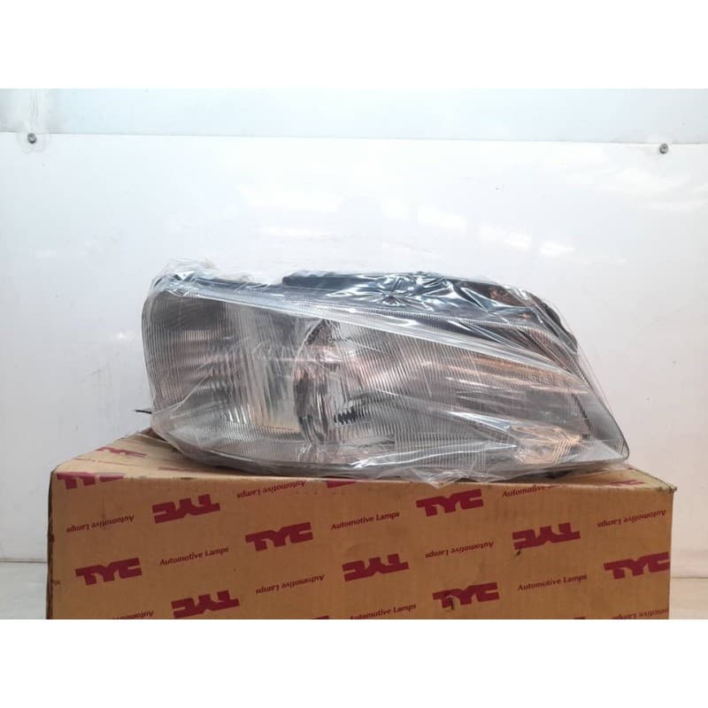 Recambio de faro derecho para peugeot 106 (s2) referencia OEM IAM 203743052 17724
