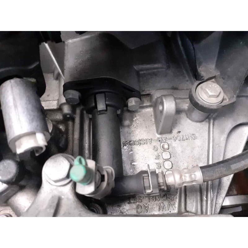 Recambio de bombin embrague para seat arona xcellence edition referencia OEM IAM - Blanco