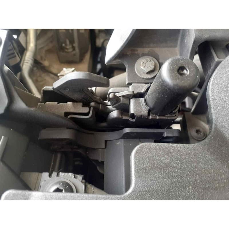 Recambio de cerradura capo para seat arona xcellence edition referencia OEM IAM - Blanco