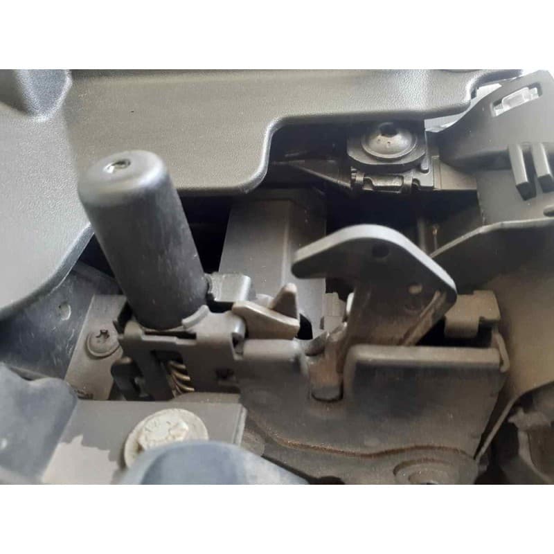 Recambio de cerradura capo para seat arona xcellence edition referencia OEM IAM - Blanco 2