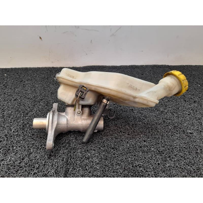 Recambio de bomba freno para citroën c3 picasso sx referencia OEM IAM 4013 - Blanco
