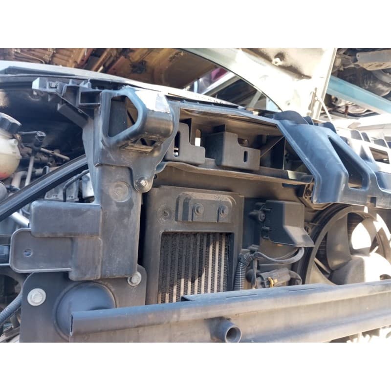 Recambio de panel frontal para peugeot 5008 sport pack referencia OEM IAM