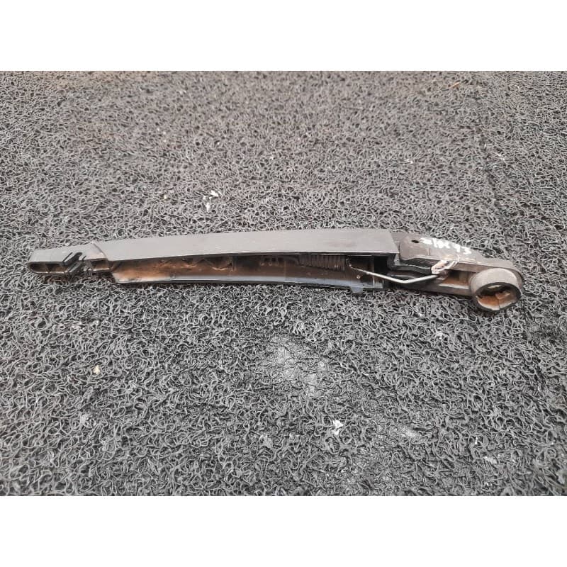 Recambio de brazo limpia trasero para dacia sandero laureate referencia OEM IAM - Blanco 3