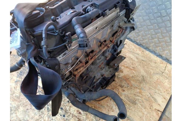 Motor Diésel Audi A3 8P 1.6 TDI Cayc usado 9