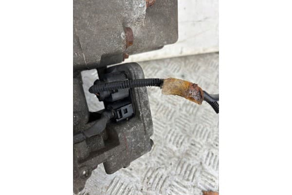 Puente trasero Dyfer Mmk Skoda Superb 2 2.0 TDI usado 6