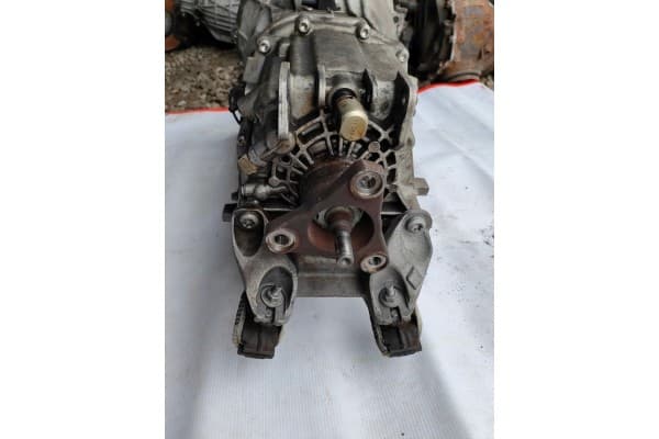 Transmisión Manual BMW F30 F31 N47 184CV usado 5