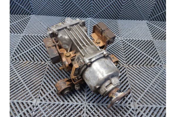 Diferencial trasero Mercedes-Benz 200 300 W123 usado 6
