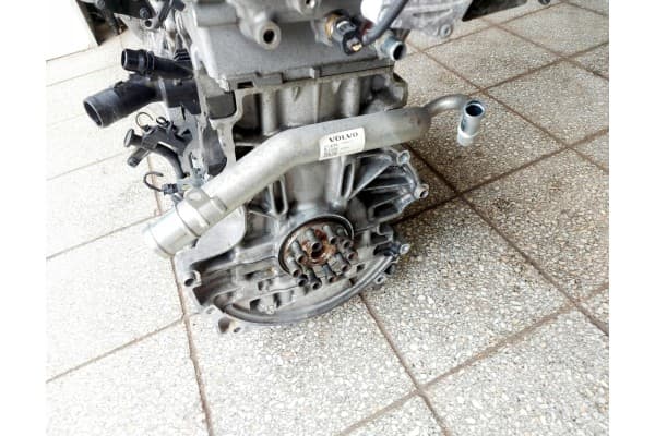 Motor Volvo XC40 2.0 D D4204T16 2018 Operativo usado 4