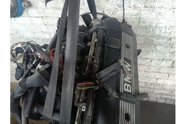 Motor BMW 5 E39 1997 usado 3