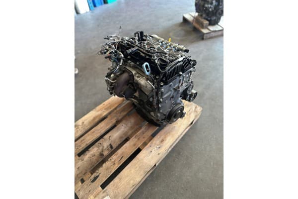 Motor 2.2 Mazda R2AA original sin reparar usado 3