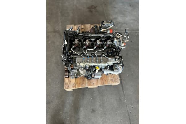 Motor 2.2 Mazda R2AA original sin reparar usado 4