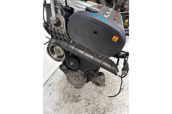 Motor AR37203 Alfa Romeo 147 1.6 usado 4