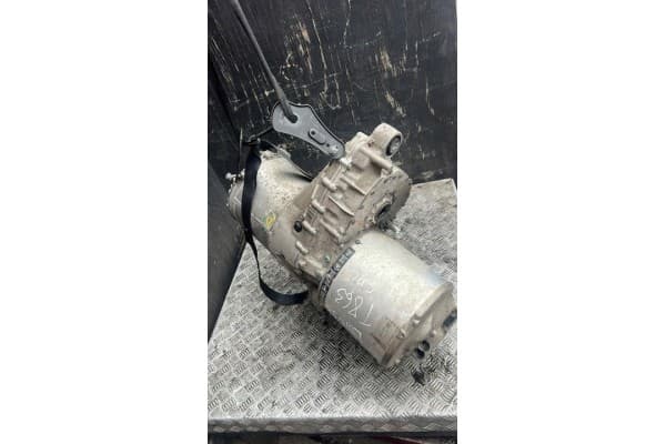 Motor completo Tesla Model S 2014 100263300H usado 2