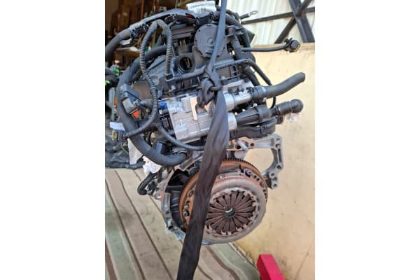 Motor Peugeot 2008 1.2 Vti HM05 10XVA7 Nuevo 9