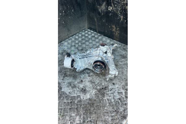 Diferencial trasero Audi Q5 Gub 2025 0B050043S usado 3