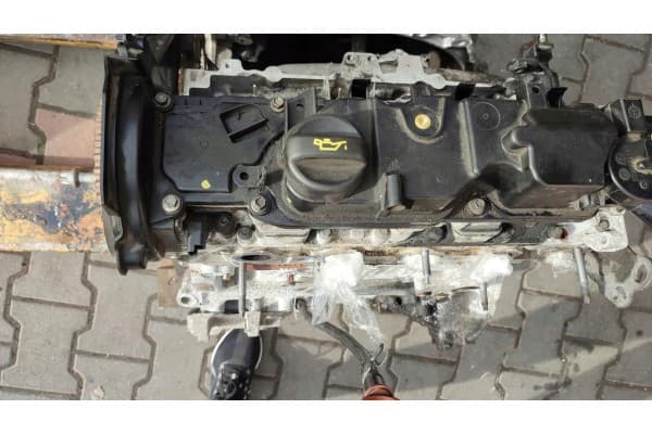 Motor Peugeot 308 II T9 1.6eHdi BH01 10JBGY usado