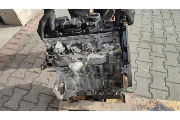 Motor Peugeot 308 II T9 1.6eHdi BH01 10JBGY usado 3