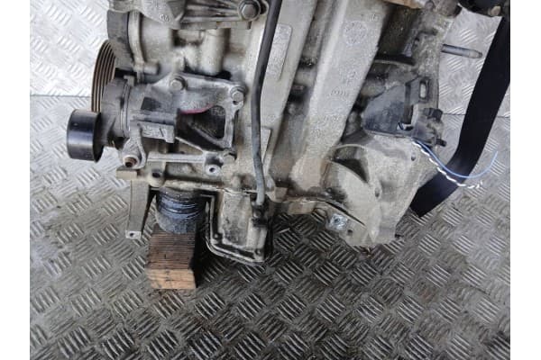 Motor Peugeot Citroën 1.2 Vti HM01 10B208 usado 3