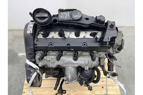 Motor VW Golf VI Passat Seat Skoda 2.0 TDI Cbd usado