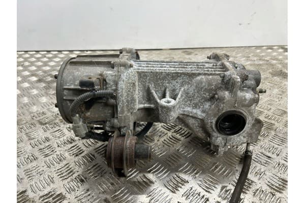 Diferencial trasero Nissan Rogue 383004BF0A usado 4