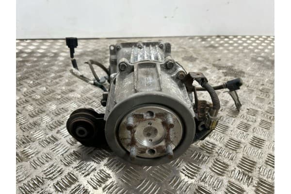 Diferencial trasero Nissan Rogue 383004BF0A usado 5
