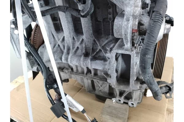 Motor Peugeot 208 HM01 10B217 1.2 Vti usado 5