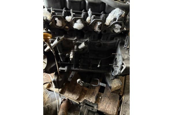 Motor Nissan Terrano II 2.7 TI TD27H Posterior usado 5