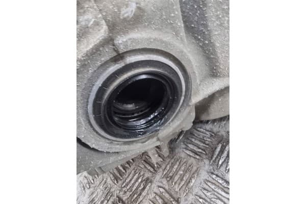 Diferencial Trasero Jaguar F-Pace HK834A213FE usado 4