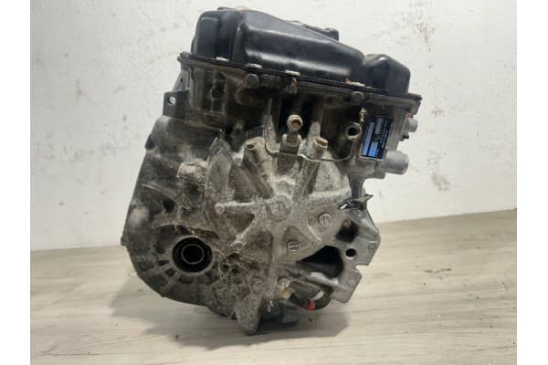 Caja de cambios BMW X1 F48 usado 3