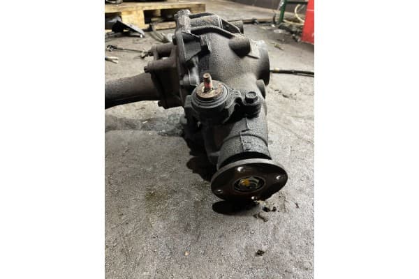 Diferencial delantero Toyota Land Cruiser (J120) usado 3