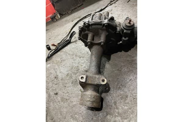 Diferencial delantero Toyota Land Cruiser (J120) usado 4