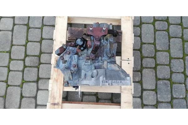 Caja de Cambios Fiat Doblo II Lift 1.3 M-Jet usado 7