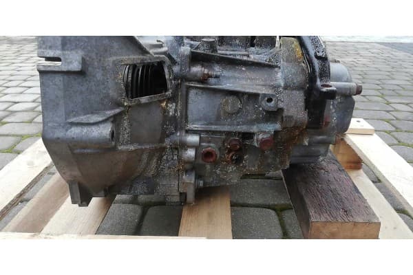 Caja de Cambios Fiat Doblo II Lift 1.3 M-Jet usado 9