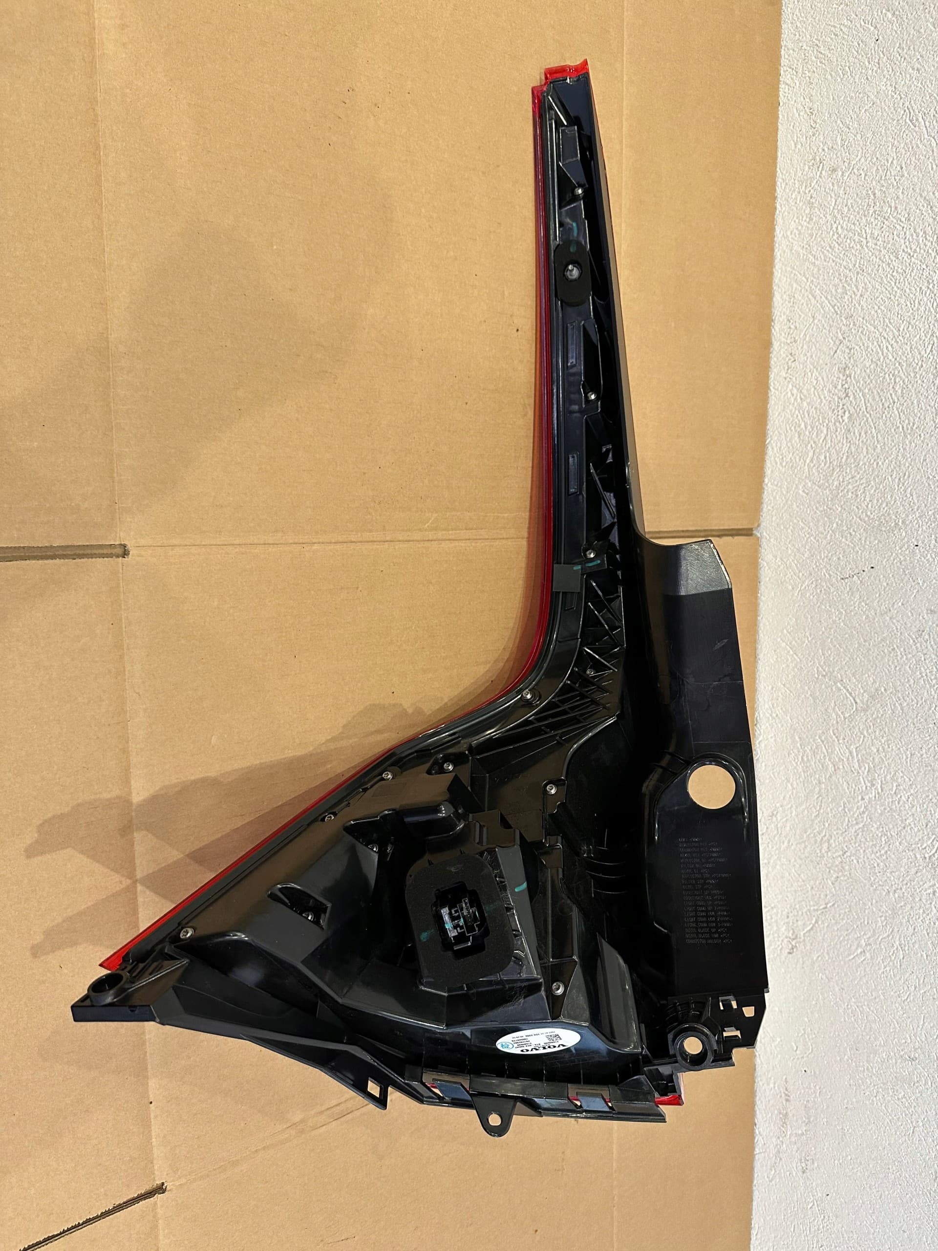 Piloto Trasero Derecho Volvo XC60 2018- OE 31689690 nuevo 7