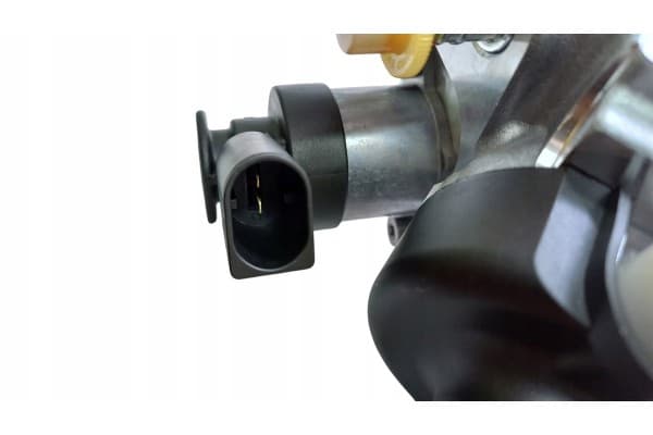 Bomba de alta presión Bosch 0 445 010 566 usado 4