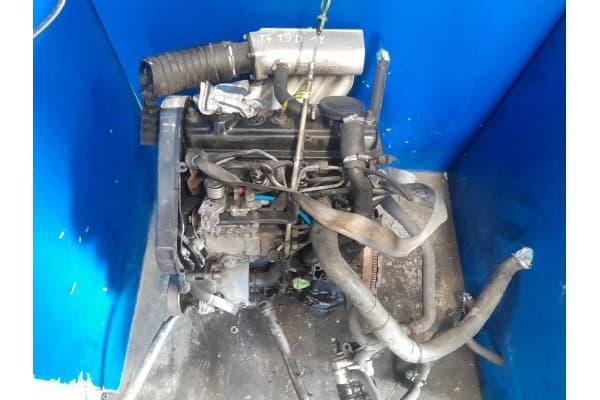 Motor trasero Volkswagen T4 1.9 D 1Y usado