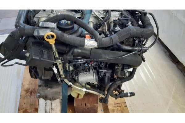 Motor 2.0 Si4 para Range Rover Vogue L405 usado 7