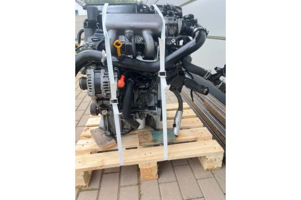 Motor HR12 Nissan Note E12 compresor usado 4
